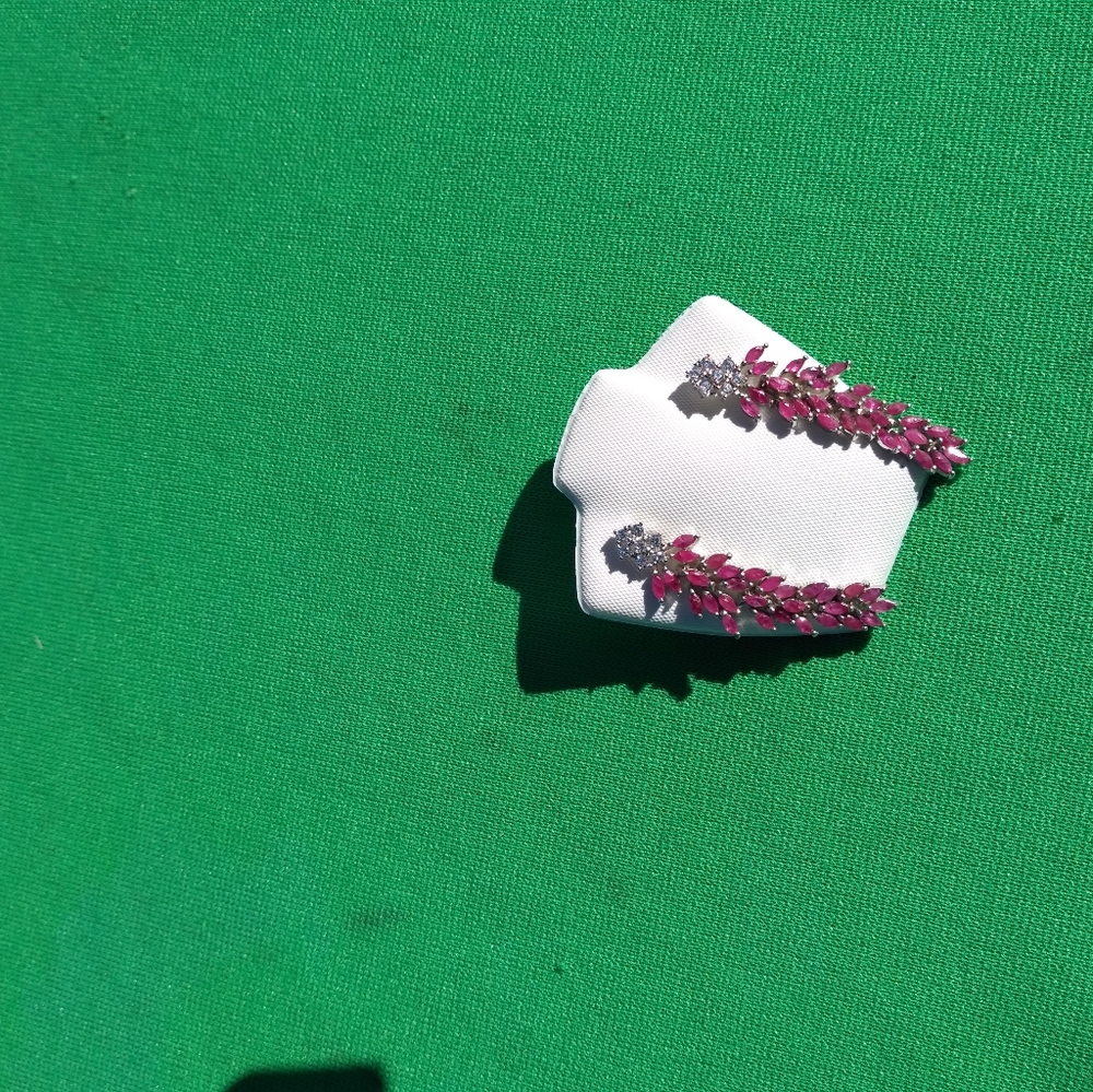 Silver and rubies earrings